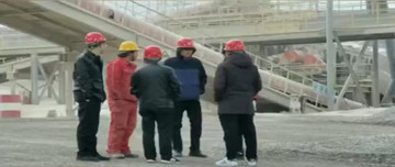 鑫金山機械技術人員不畏嚴寒在生產現場第一線，實地勘測調查